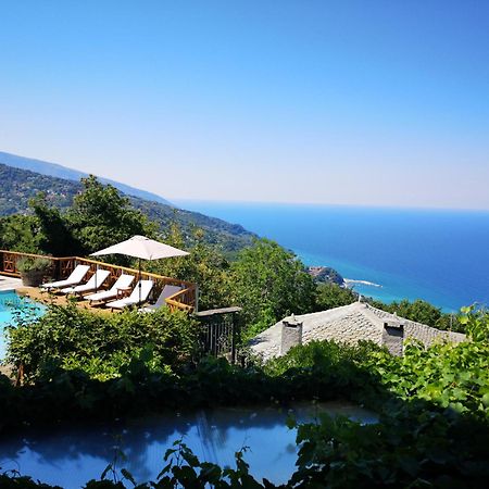 Adama Hotel Mouresi Exterior photo