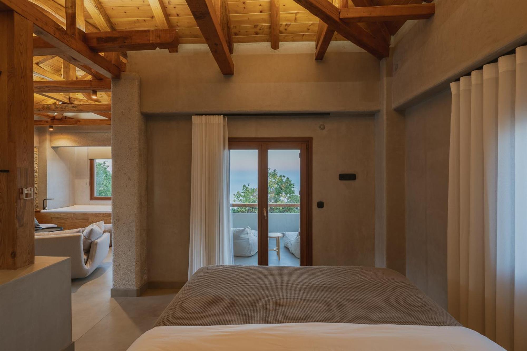Adama Hotel Mouresi Exterior photo