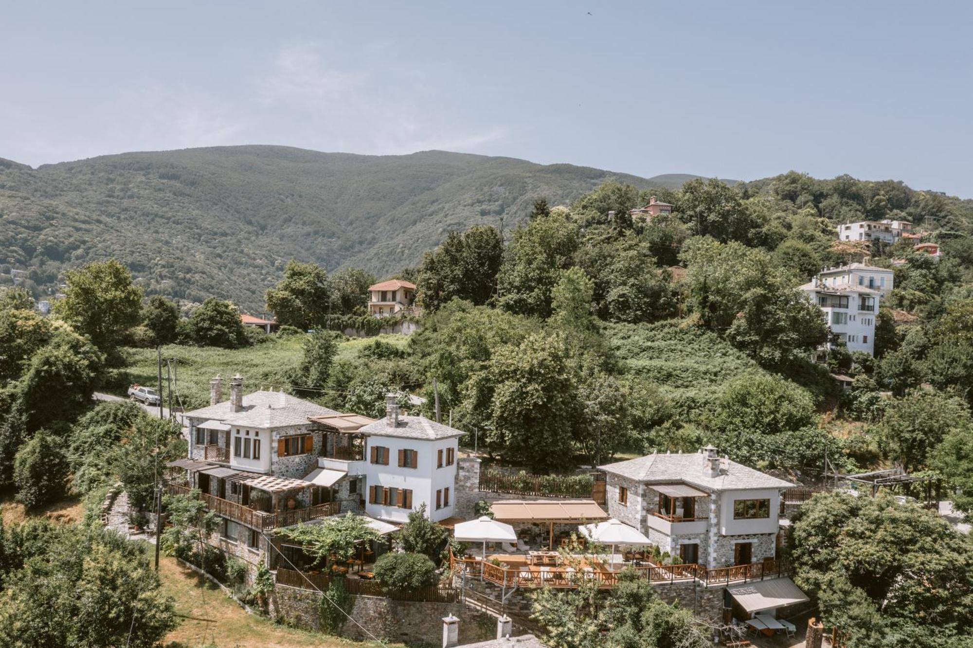 Adama Hotel Mouresi Exterior photo