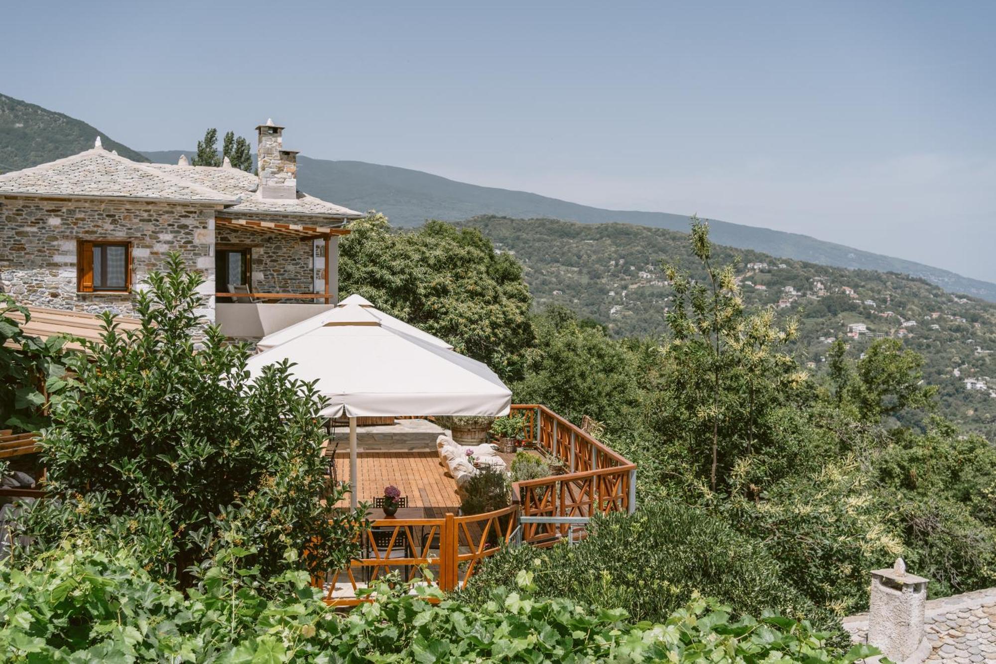 Adama Hotel Mouresi Exterior photo