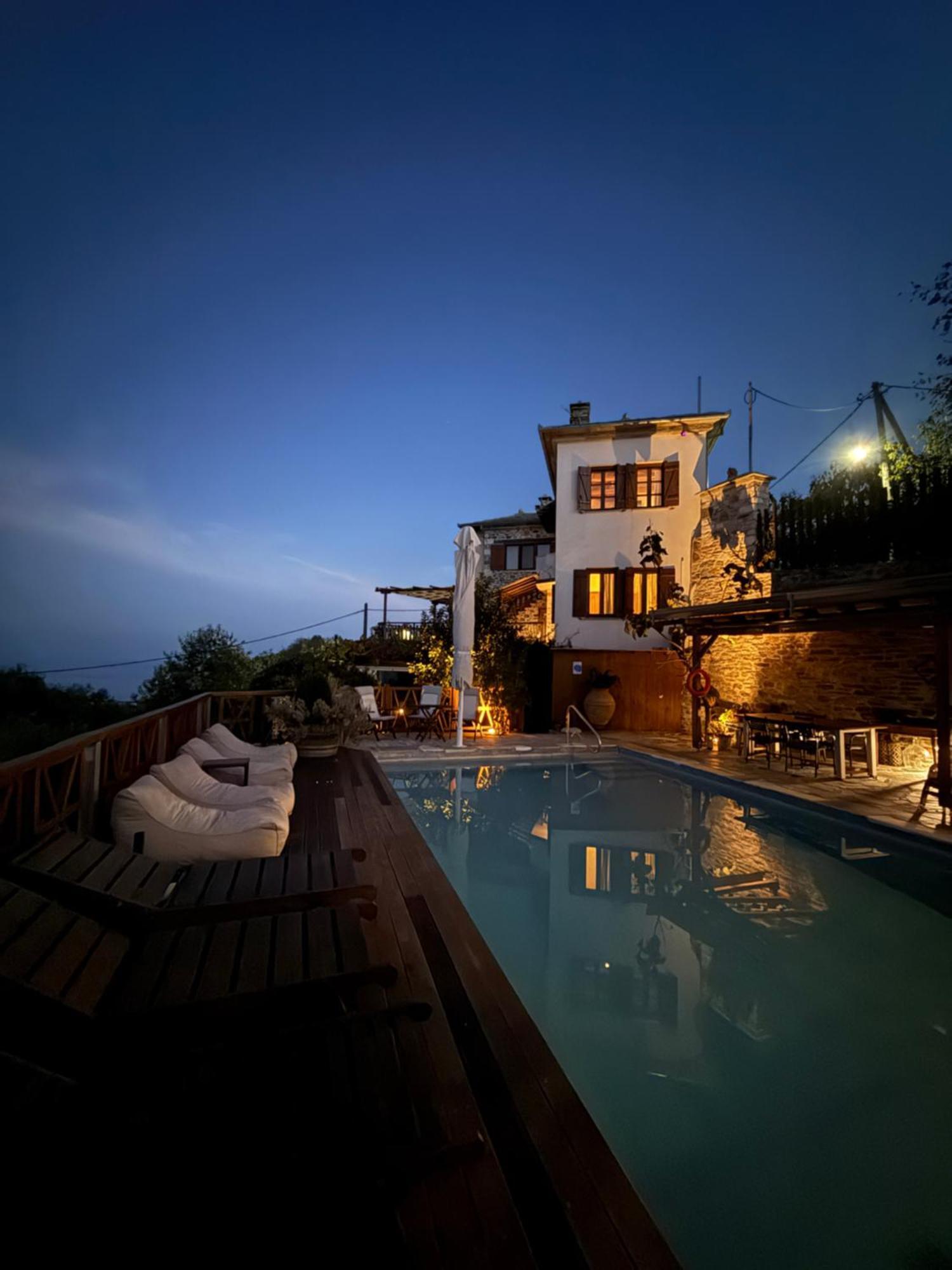Adama Hotel Mouresi Exterior photo